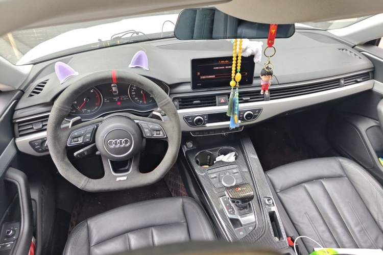 Used Audi A5 2017 Sportback 40 TFSI Fashion Model Center Console