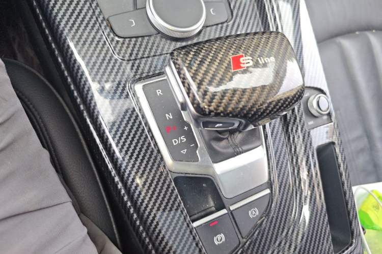 Used Audi A5 2017 Sportback 40 TFSI Fashion Model Gear Lever