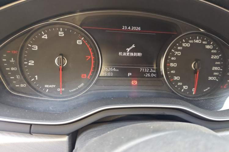 Used Audi A5 2017 Sportback 40 TFSI Fashion Model Odometer Close Up