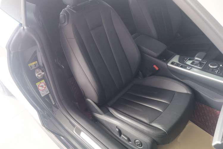 Used Audi A5 2017 Cabriolet 40 TFSI Fashion Model Right Front Seat