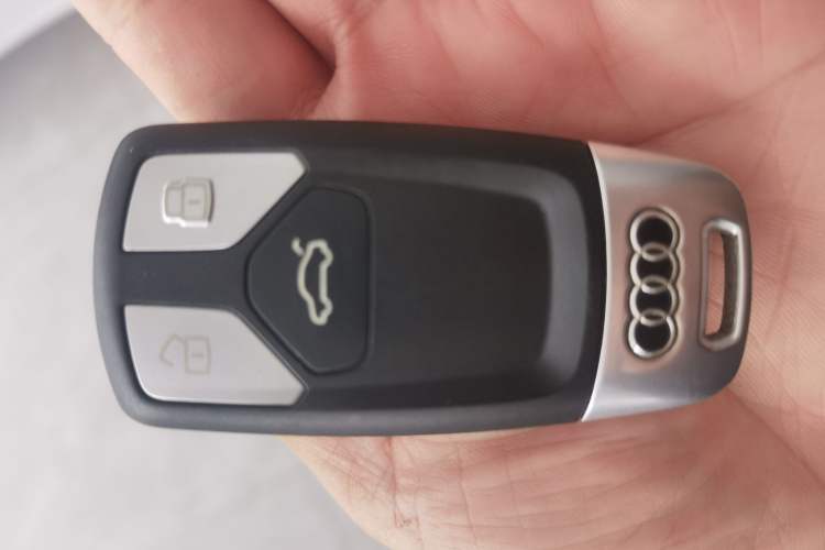 Used Audi A5 2017 Cabriolet 40 TFSI Fashion Model Vehicle Key