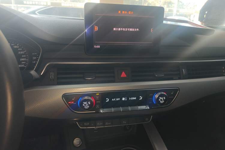 Used Audi A5 2017 Sportback 40 TFSI Fashion Model Audio And AC Panel