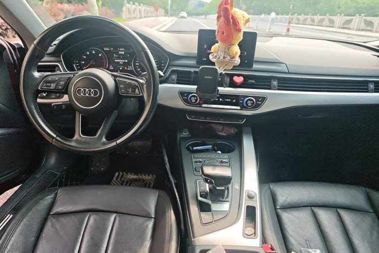 Used Audi A5 2017 Cabriolet 40 TFSI Fashion Model Center Console