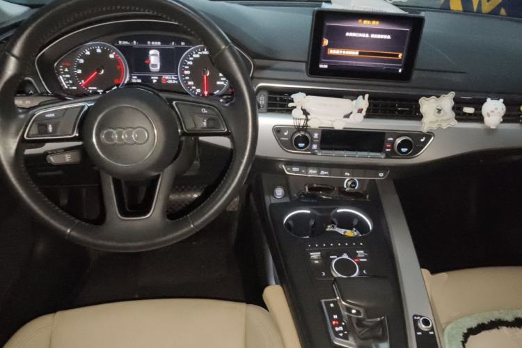 Used Audi A5 2017 Sportback 40 TFSI Fashion Model Center Console