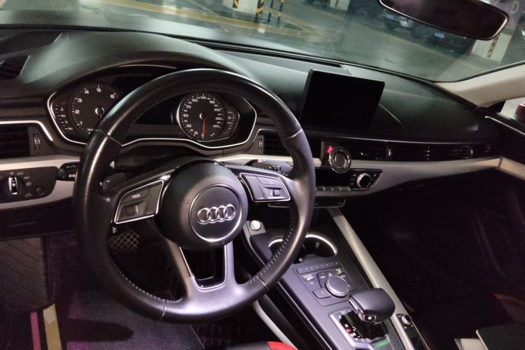 Used Audi A5 2017 Coupe 40 TFSI Fashion Model Center Console