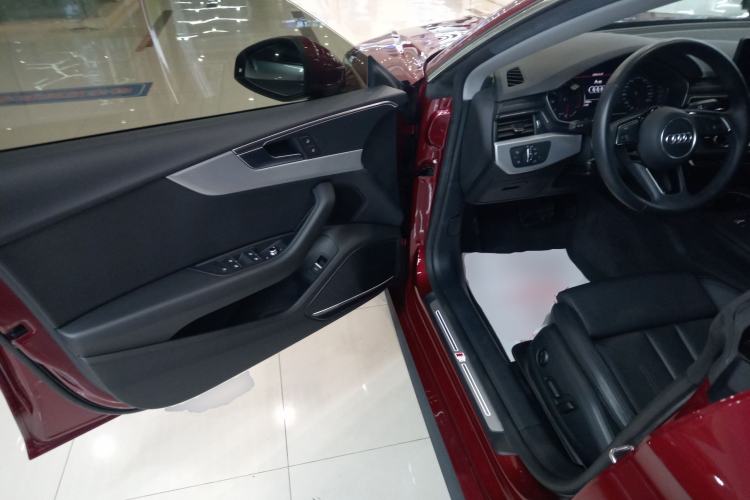 Used Audi A5 2017 Sportback 40 TFSI Fashion Model Driver Seat
