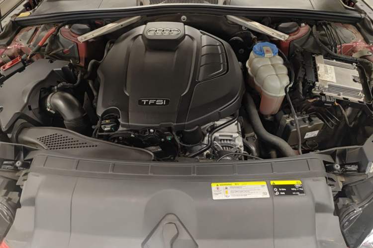 Used Audi A5 2017 Sportback 40 TFSI Fashion Model Engine Bay