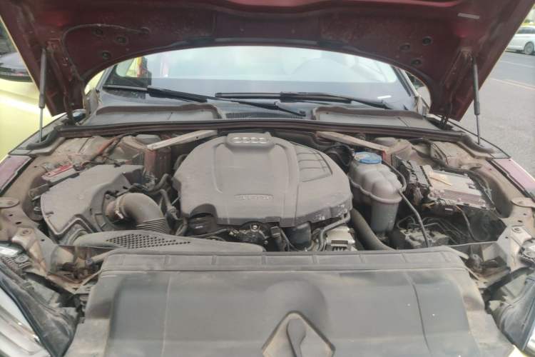 Used Audi A5 2017 Sportback 40 TFSI Fashion Model Engine Bay