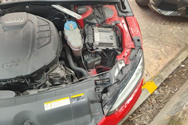 Used Audi A5 2017 Coupe 40 TFSI Fashion Model Engine Bay Left