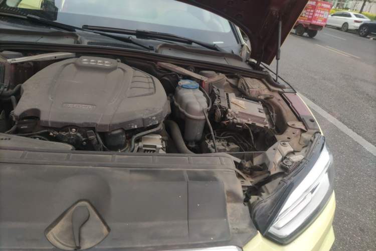 Used Audi A5 2017 Sportback 40 TFSI Fashion Model Engine Bay Left