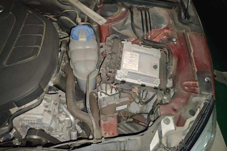 Used Audi A5 2017 Sportback 40 TFSI Fashion Model Engine Bay Left