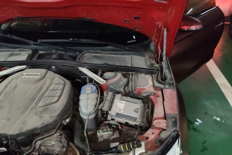Used Audi A5 2017 Coupe 40 TFSI Fashion Model Engine Bay Left