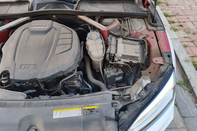 Used Audi A5 2017 Sportback 40 TFSI Fashion Model Engine Bay Left