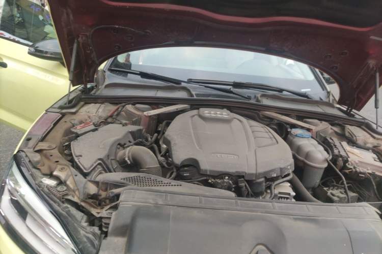 Used Audi A5 2017 Sportback 40 TFSI Fashion Model Engine Bay Right