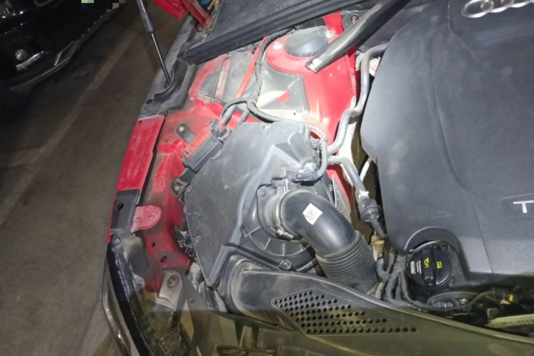 Used Audi A5 2017 Cabriolet 40 TFSI Fashion Model Engine Bay Right