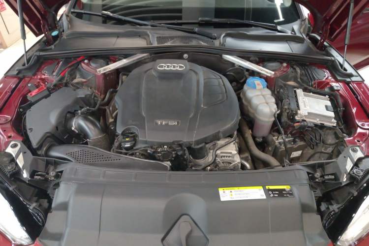 Used Audi A5 2017 Sportback 40 TFSI Fashion Model Engine Bay