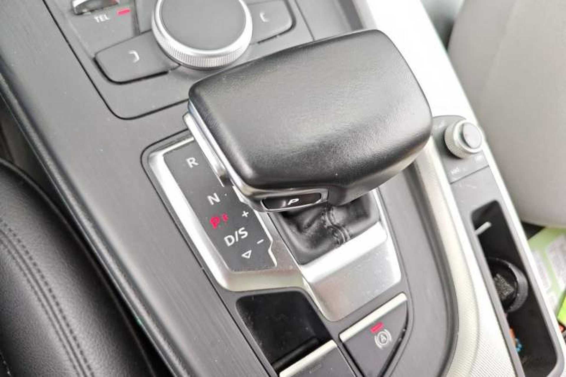 Used Audi A5 2017 Coupe 40 TFSI Fashion Model Gear Lever