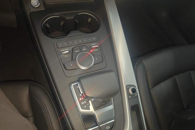 Used Audi A5 2017 Sportback 40 TFSI Fashion Model Gear Lever