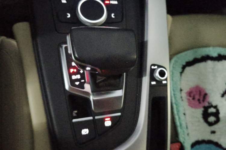 Used Audi A5 2017 Sportback 40 TFSI Fashion Model Gear Lever