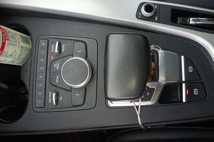 Used Audi A5 2017 Coupe 40 TFSI Fashion Model Gear Lever