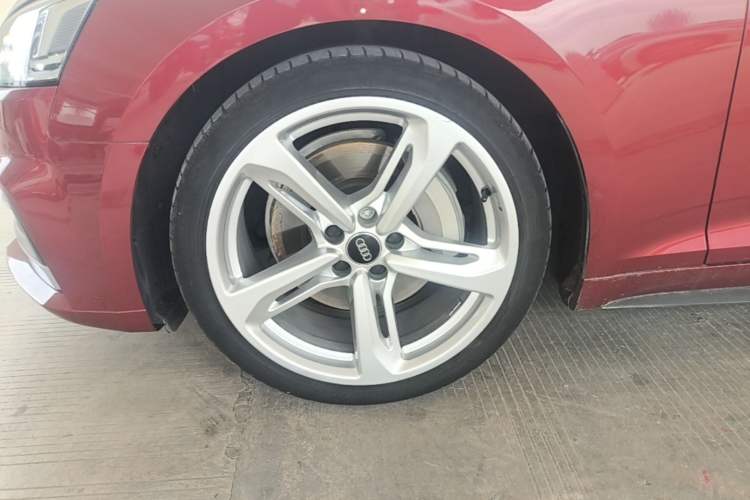 Used Audi A5 2017 Sportback 45 TFSI Sport Edition Left Front Wheel Hub