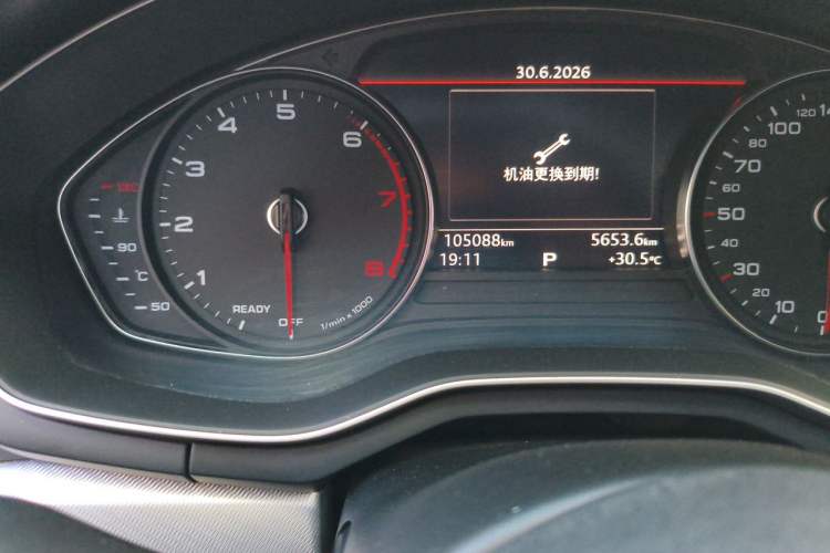 Used Audi A5 2017 Sportback 40 TFSI Fashion Model Odometer Close Up
