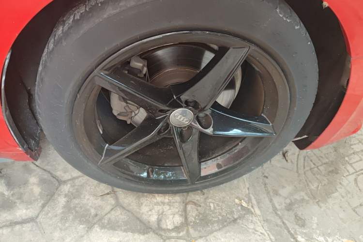 Used Audi A5 2017 Coupe 40 TFSI Fashion Model Right Front Wheel Hub