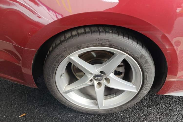 Used Audi A5 2017 Coupe 40 TFSI Fashion Model Right Rear Wheel Hub