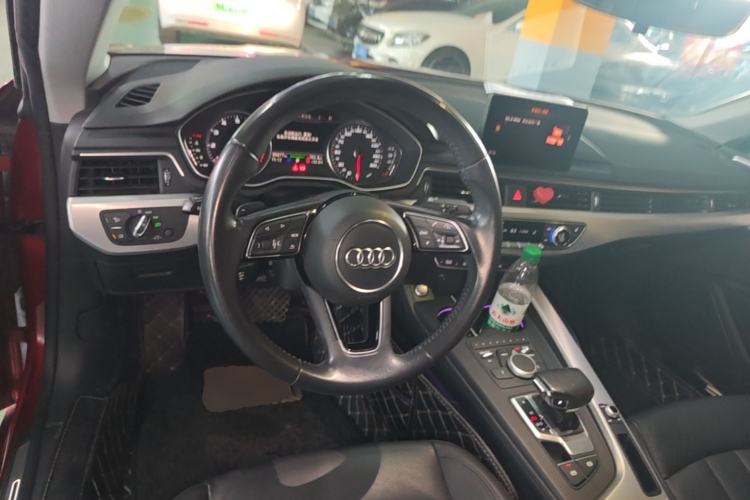 Used Audi A5 2017 Coupe 40 TFSI Fashion Model Steering Wheel