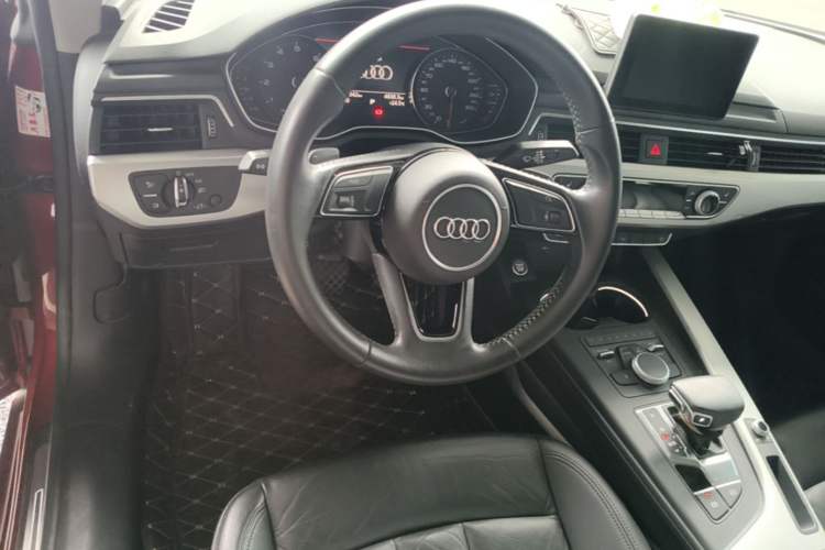 Used Audi A5 2017 Coupe 40 TFSI Fashion Model Steering Wheel