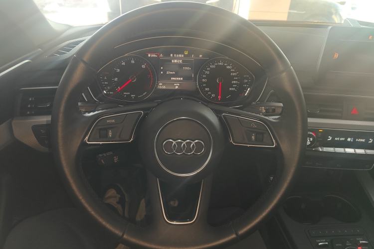Used Audi A5 2017 Sportback 40 TFSI Fashion Model Steering Wheel