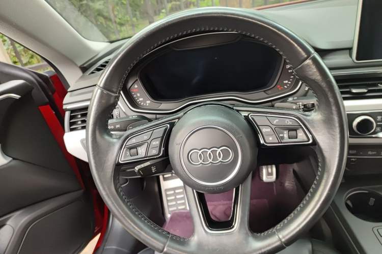 Used Audi A5 2017 Coupe 40 TFSI Fashion Model Steering Wheel