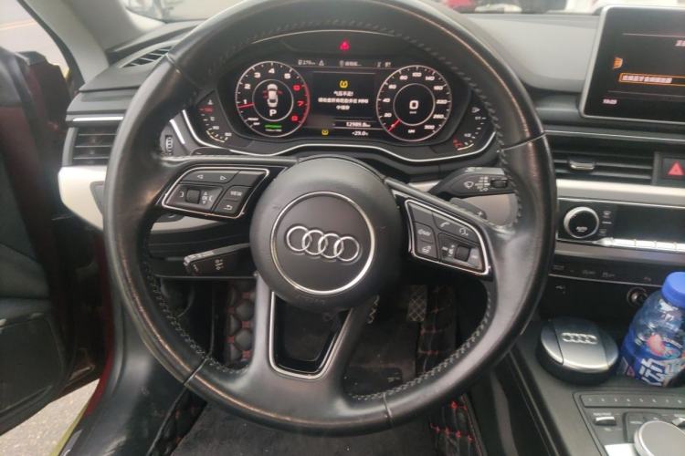 Used Audi A5 2017 Sportback 40 TFSI Fashion Model Steering Wheel