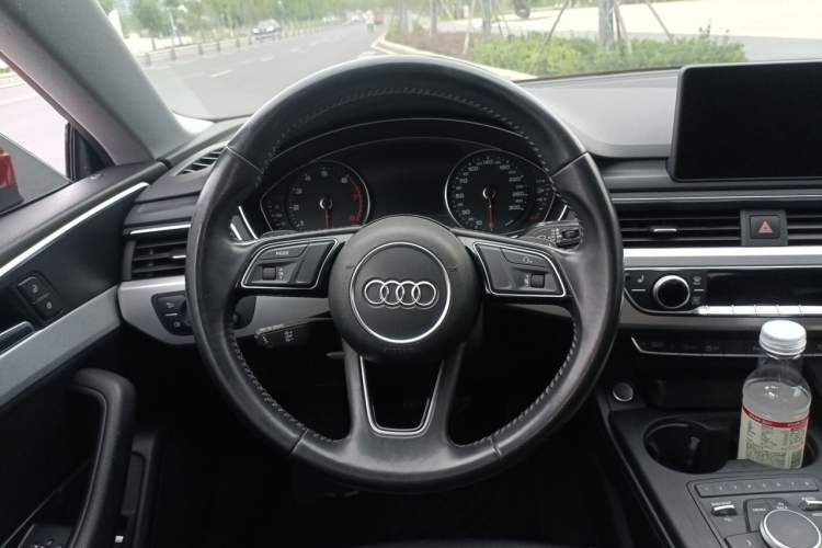 Used Audi A5 2017 Coupe 40 TFSI Fashion Model Steering Wheel
