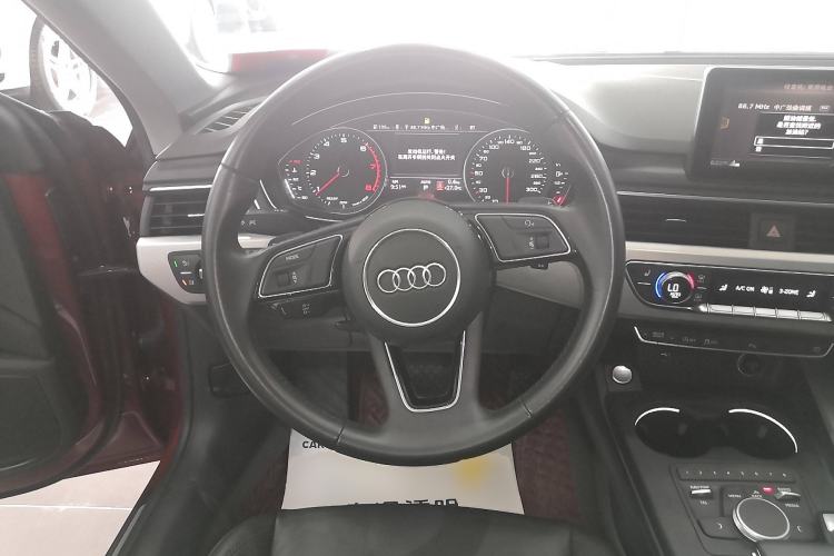 Used Audi A5 2017 Coupe 40 TFSI Fashion Model Steering Wheel