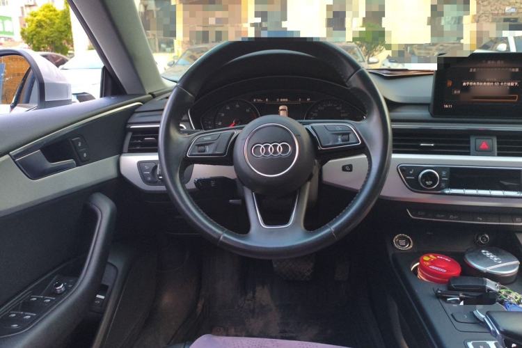 Used Audi A5 2017 Sportback 40 TFSI Fashion Model Steering Wheel