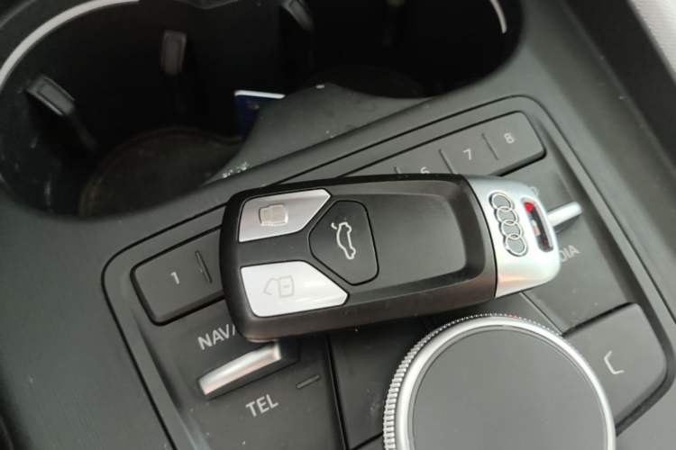 Used Audi A5 2017 Coupe 40 TFSI Fashion Model Vehicle Key