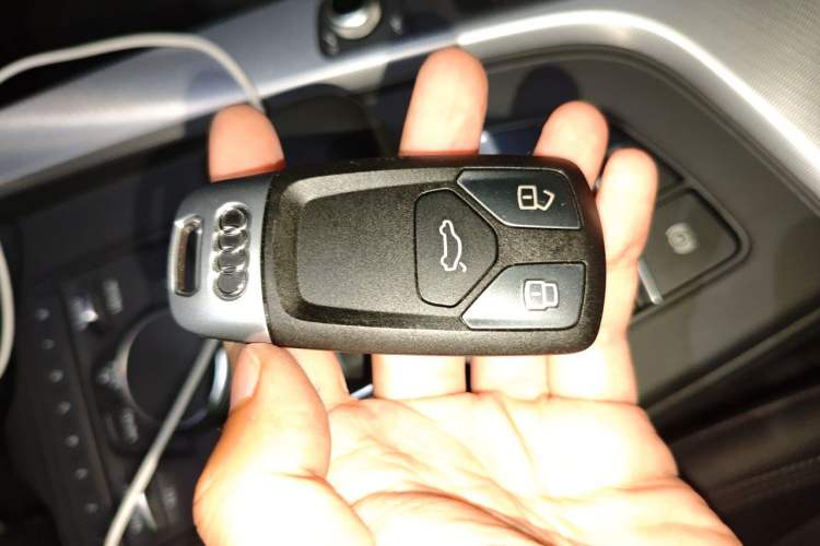Used Audi A5 2017 Sportback 40 TFSI Fashion Model Vehicle Key