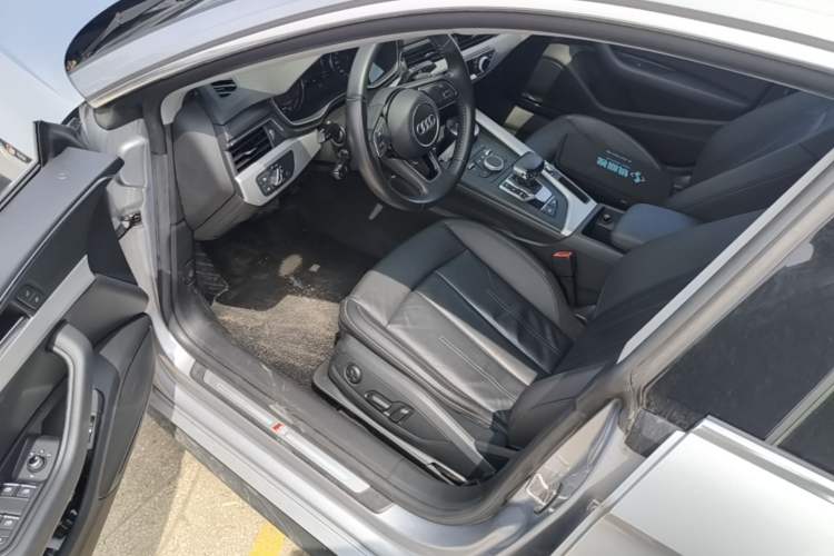 Used Audi A5 2017 Sportback 40 TFSI Fashion Model Driver Seat