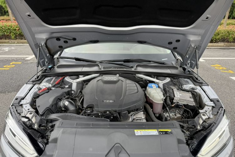 Used Audi A5 2017 Sportback 40 TFSI Fashion Model Engine Bay