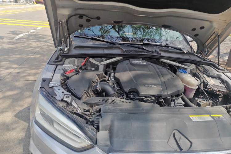 Used Audi A5 2017 Sportback 40 TFSI Fashion Model Engine Bay Right