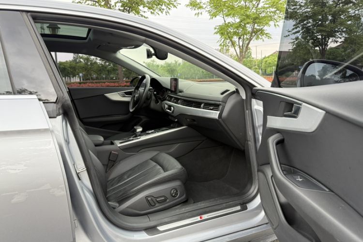 Used Audi A5 2017 Sportback 40 TFSI Fashion Model Right Front Seat