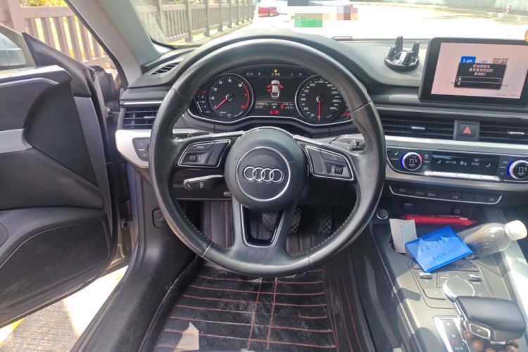Used Audi A5 2017 Sportback 40 TFSI Fashion Model Steering Wheel