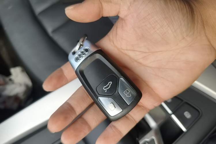 Used Audi A5 2017 Sportback 40 TFSI Fashion Model Vehicle Key