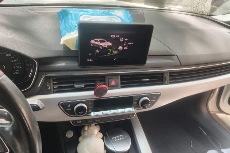 Used Audi A5 2017 Coupe 40 TFSI Fashion Model Audio And AC Panel