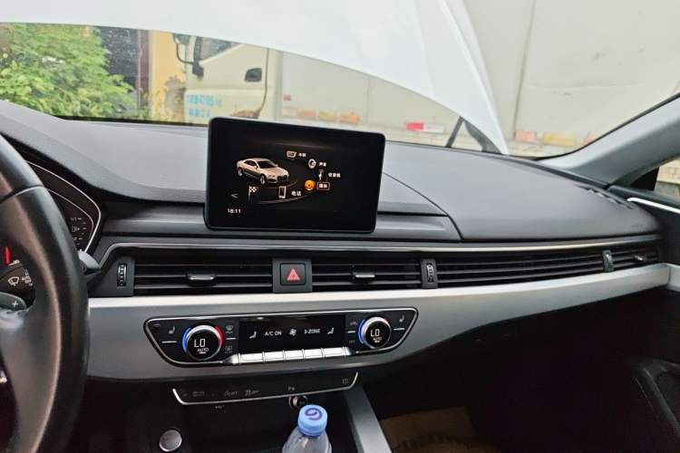 Used Audi A5 2017 Coupe 40 TFSI Fashion Model Audio And AC Panel