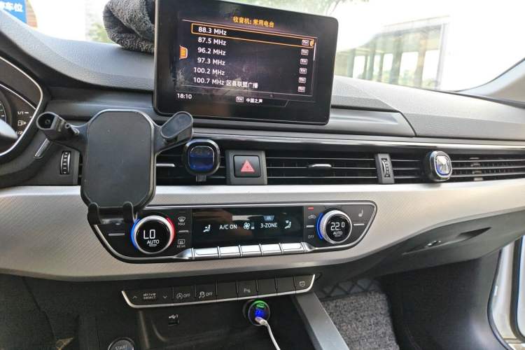 Used Audi A5 2017 Sportback 45 TFSI Fashion Model Audio And AC Panel