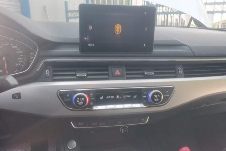 Used Audi A5 2017 Coupe 40 TFSI Fashion Model Audio And AC Panel
