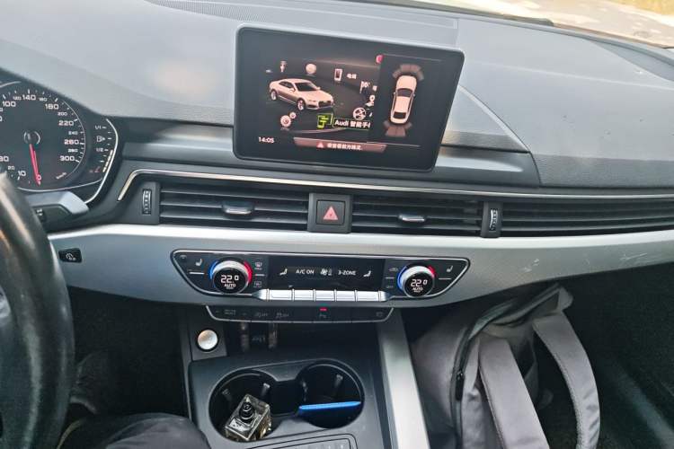 Used Audi A5 2017 Coupe 40 TFSI Fashion Model Audio And AC Panel