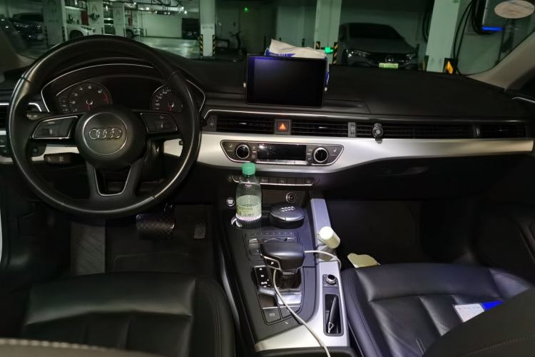 Used Audi A5 2017 Sportback 40 TFSI Fashion Model Center Console